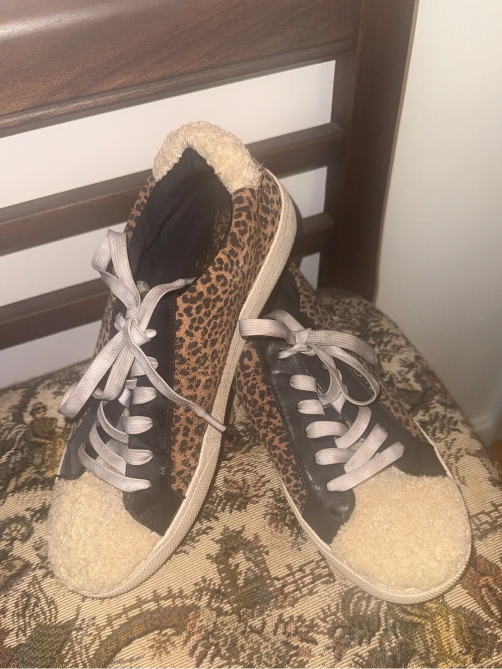 Vince Camuto Myralyn Leopard Sherpa Toe Sneakers Animal Print Women’s 8.5